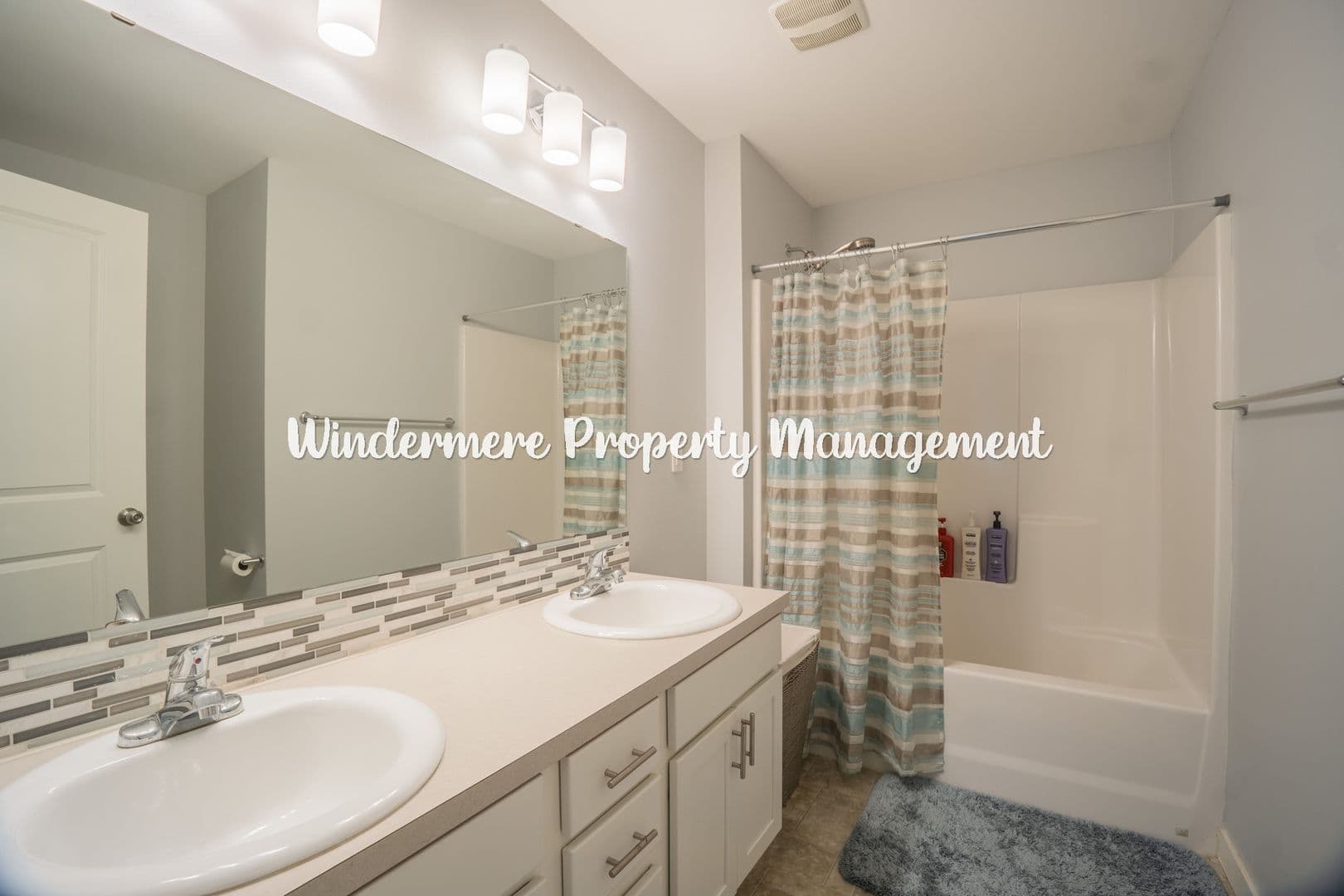 Silverdale House: 5064 NW Bear Paw Ct