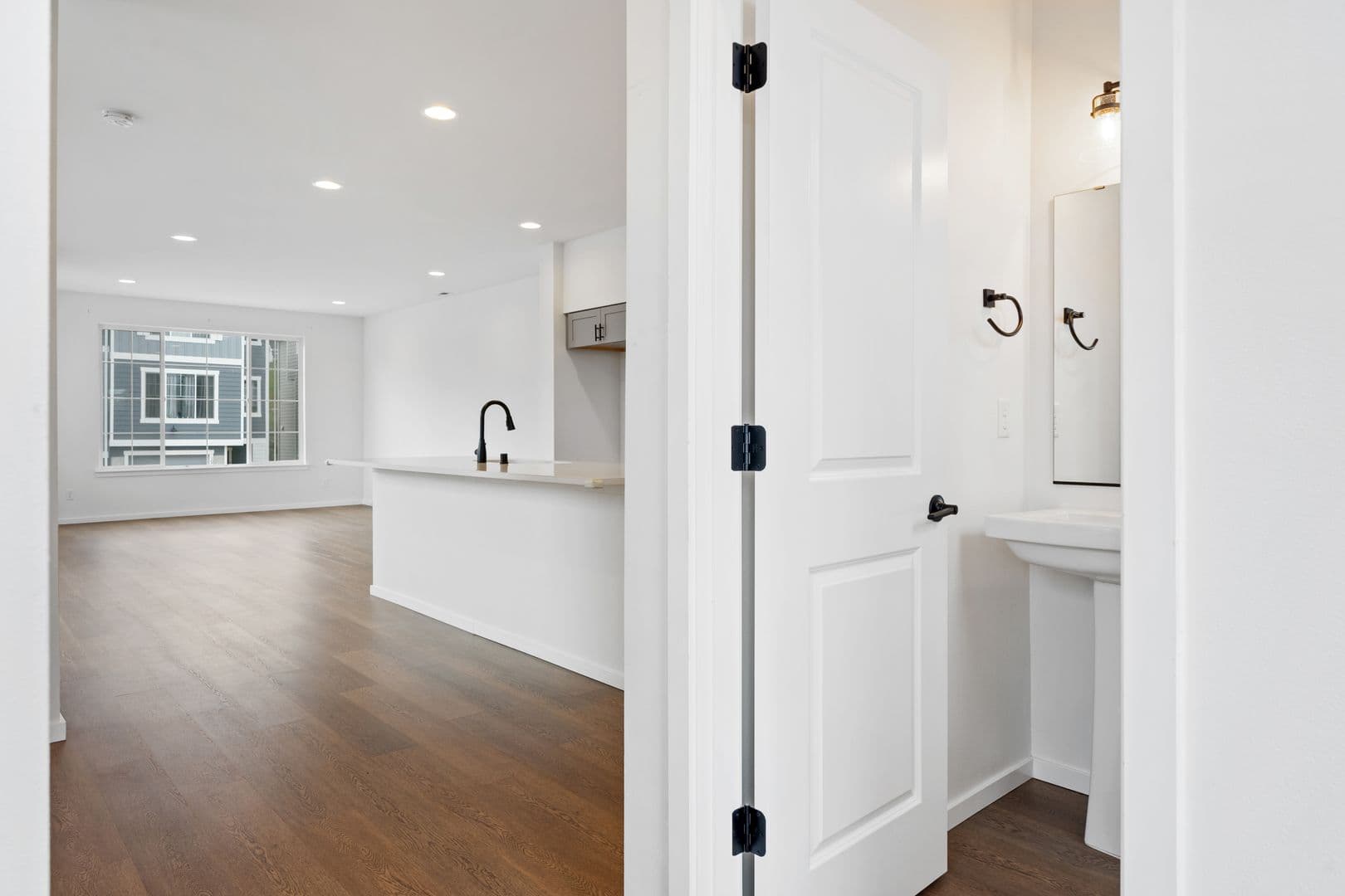 Bremerton House: 10002 Kings Landing Ave NW