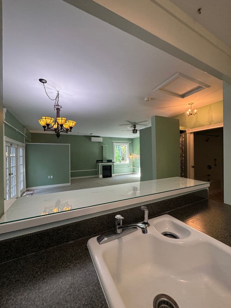 Bainbridge Island House: 6159 NE Old Mill Road