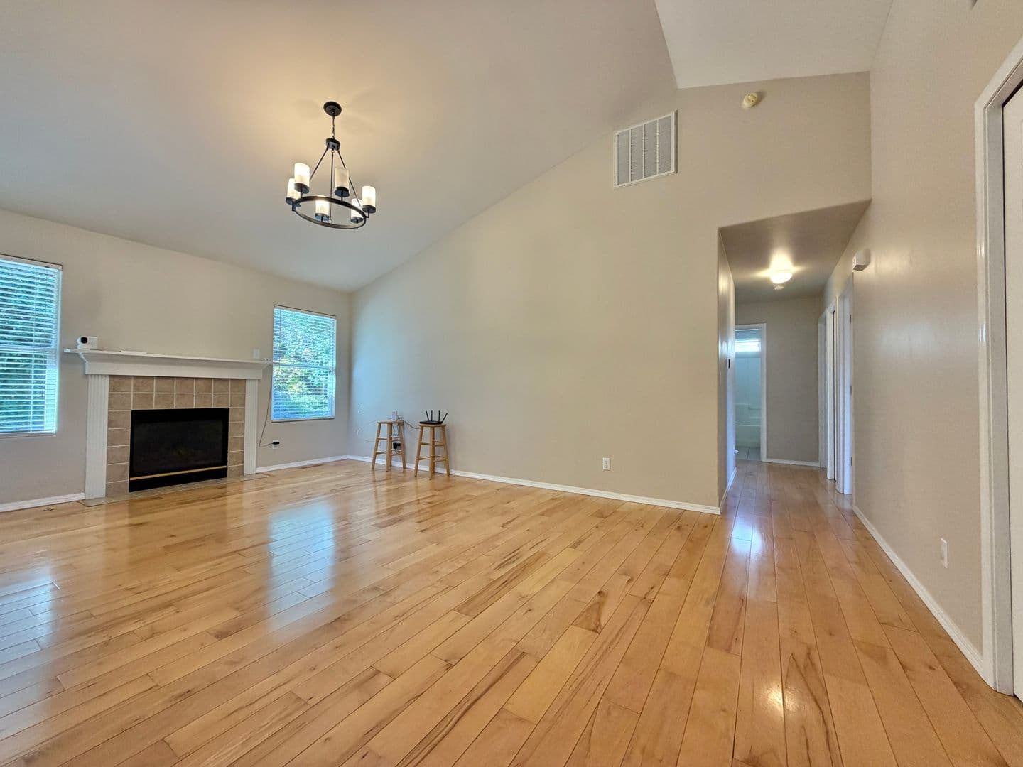 Poulsbo House: 18265 Miss Ellis Loop NE