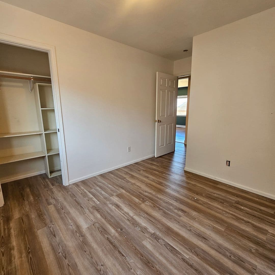 Bremerton House: 1143 Naval Ave