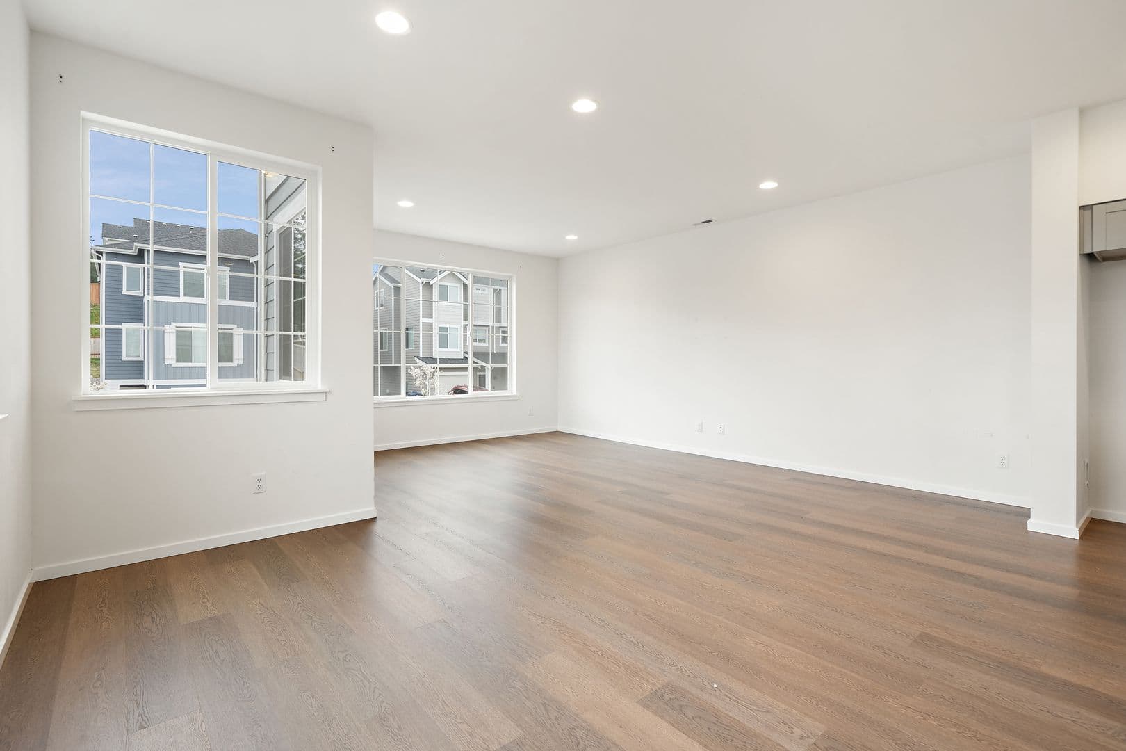 Bremerton House: 10002 Kings Landing Ave NW