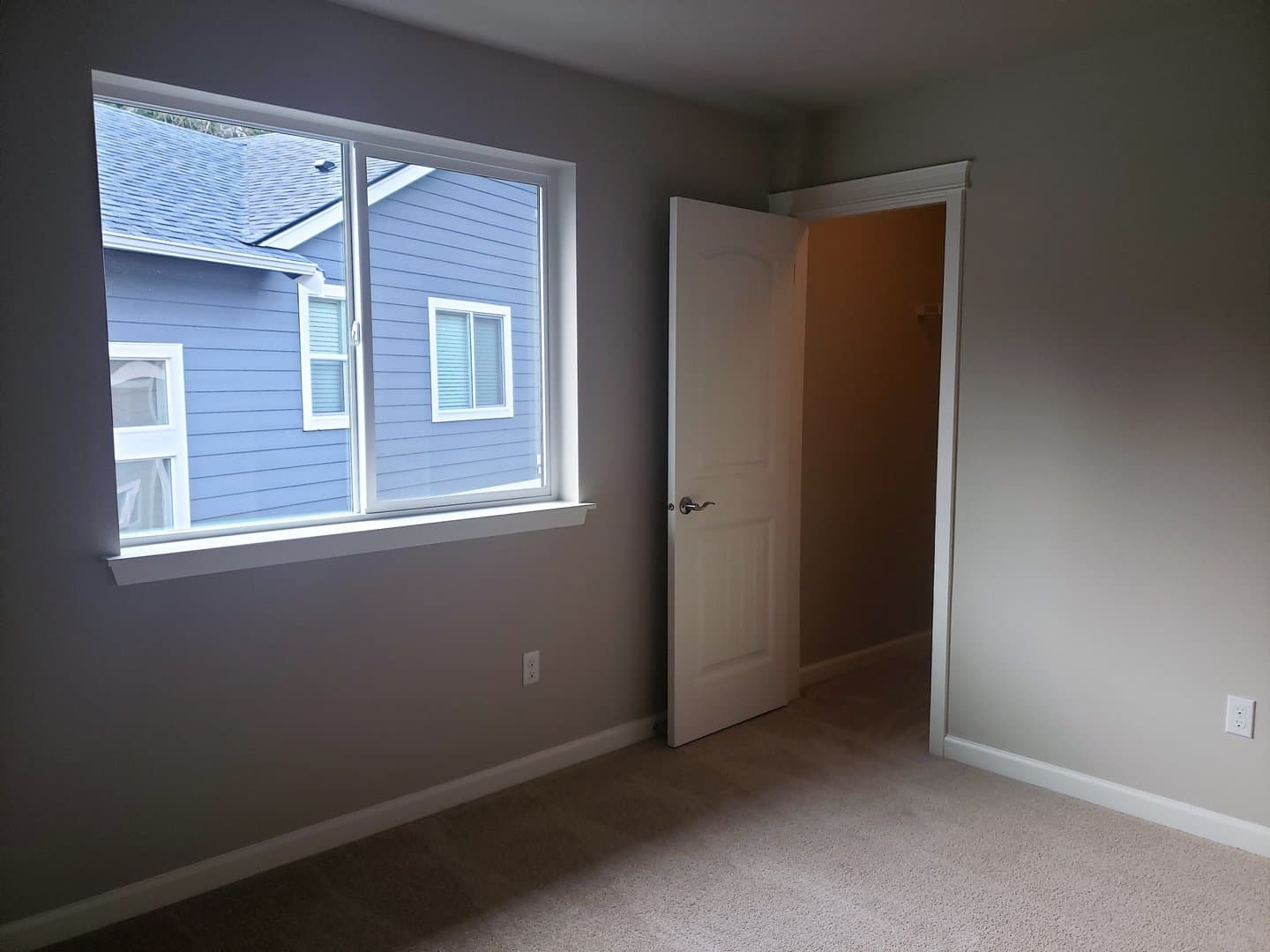 Bremerton House: 2402 Puget Sound Boulevard