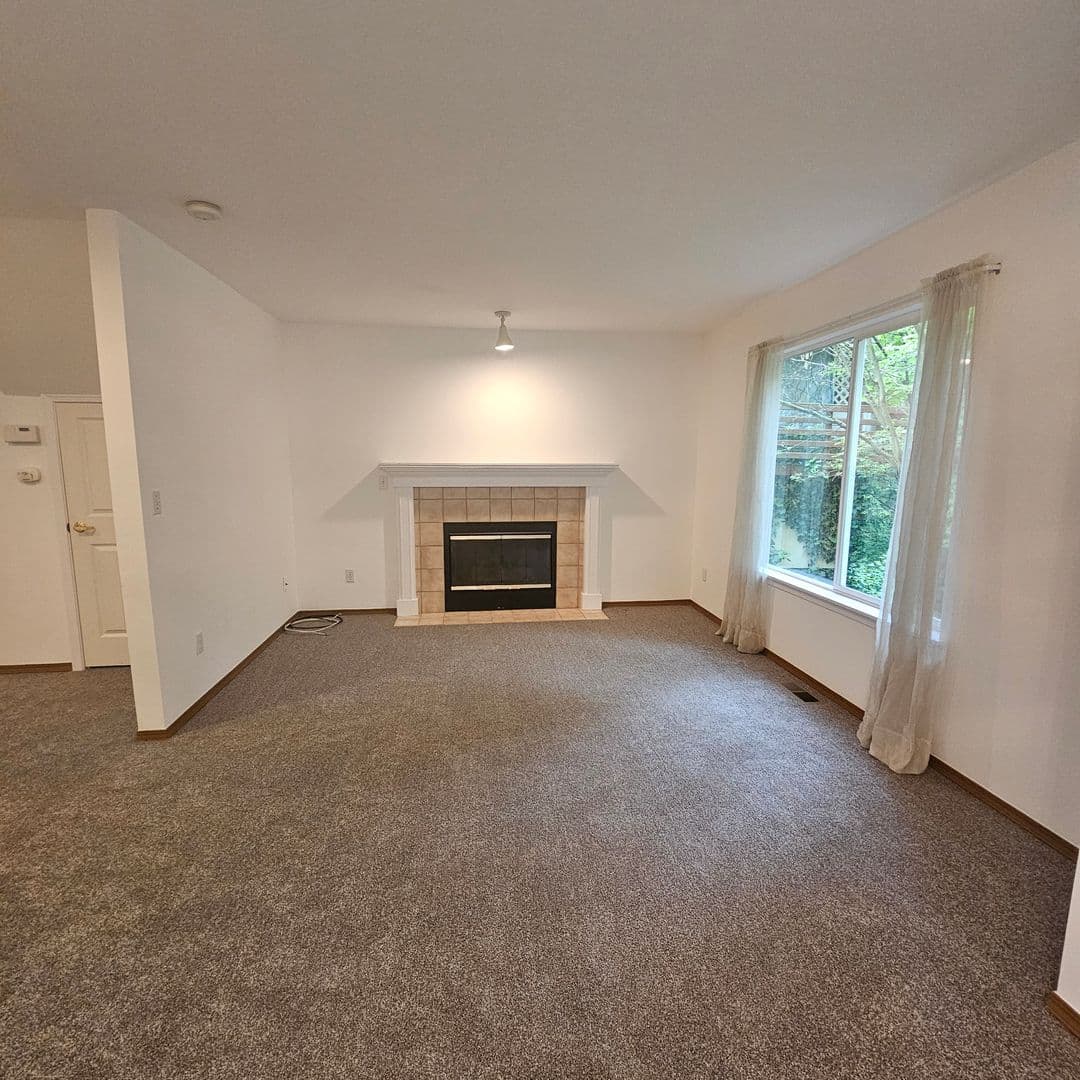 Silverdale House: 968 NW Poppy Ct
