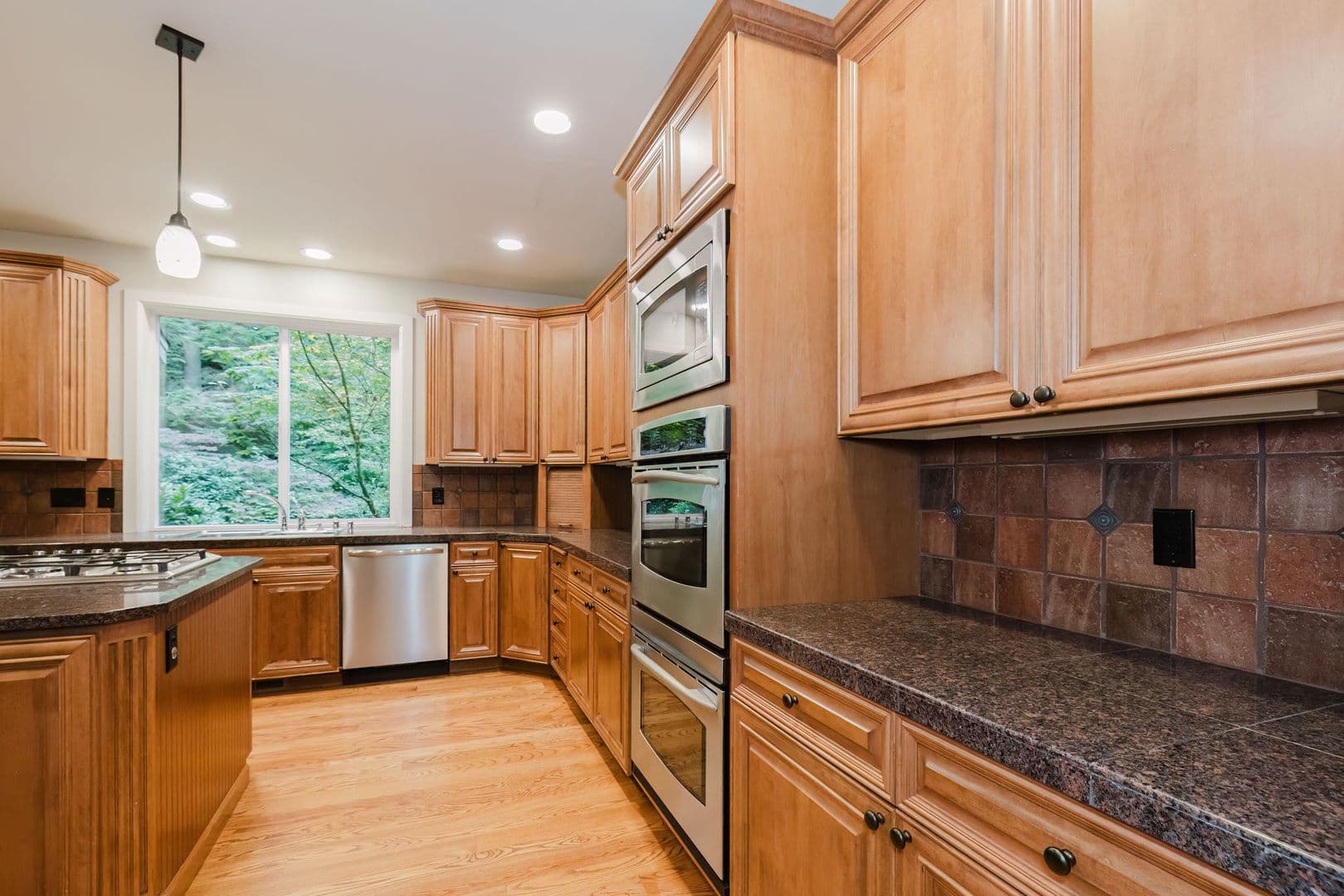 Bainbridge Island House: 9545 NE Idel Weis Ct