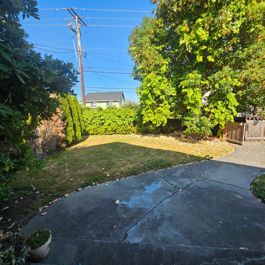 Bremerton House: 1143 Naval Ave