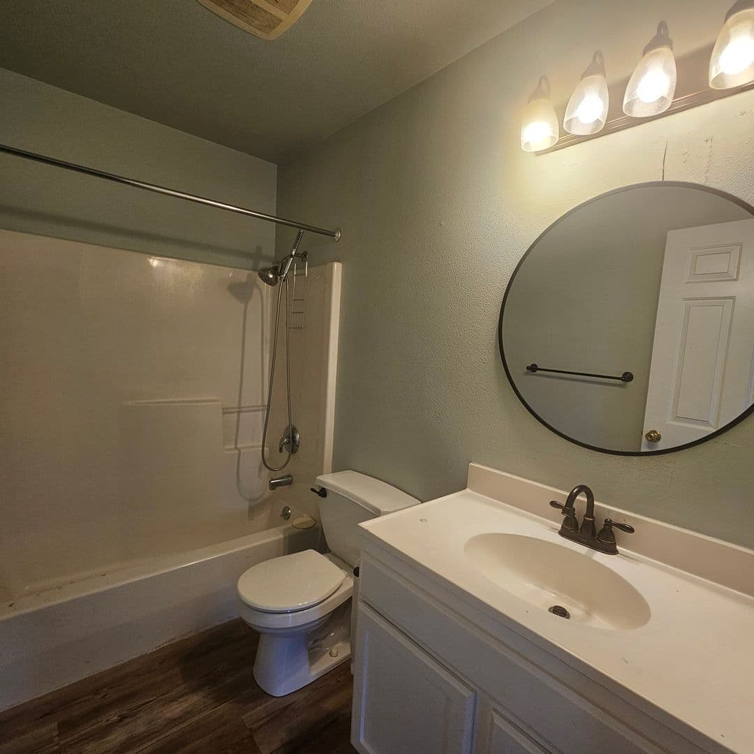 Bremerton House: 1143 Naval Ave