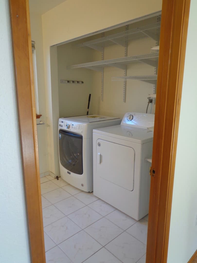 Bremerton House: 7465 Navajo Trail NE