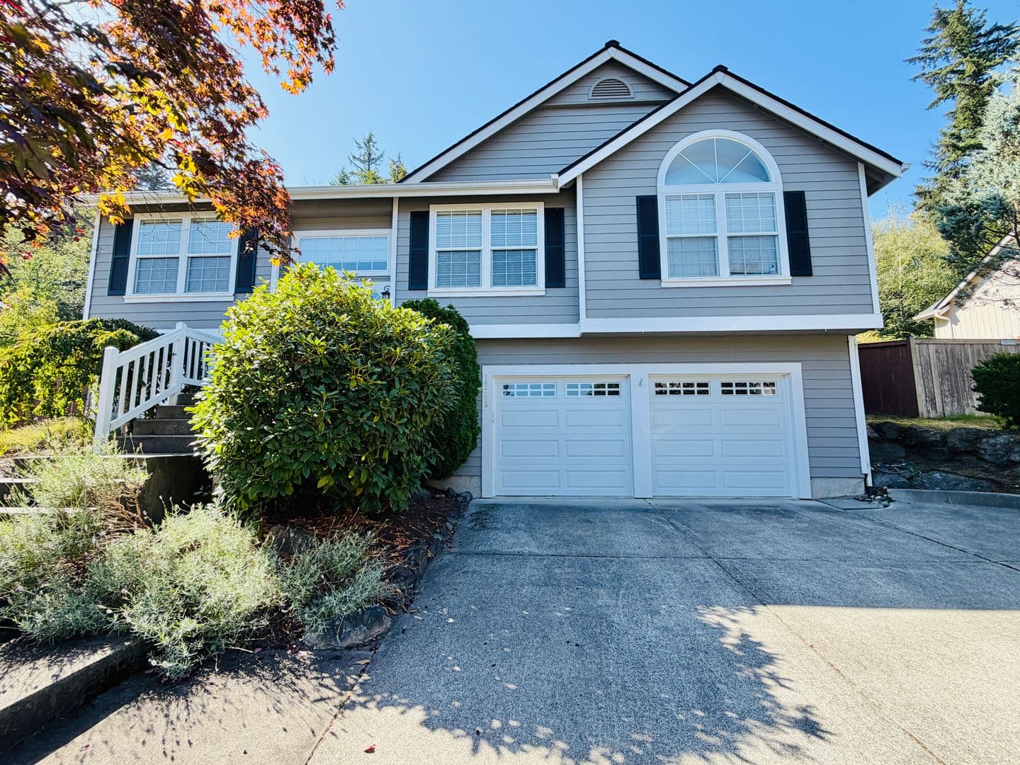 Poulsbo House: 18265 Miss Ellis Loop NE