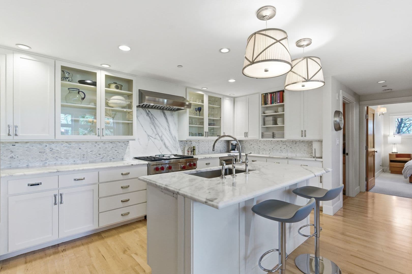 Bainbridge Island Condo: 400 Winslow Way E #280