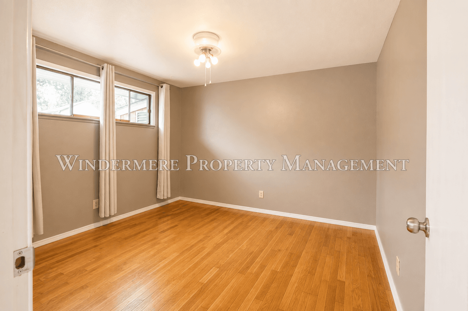 Port Orchard House: 601 Hull Ave