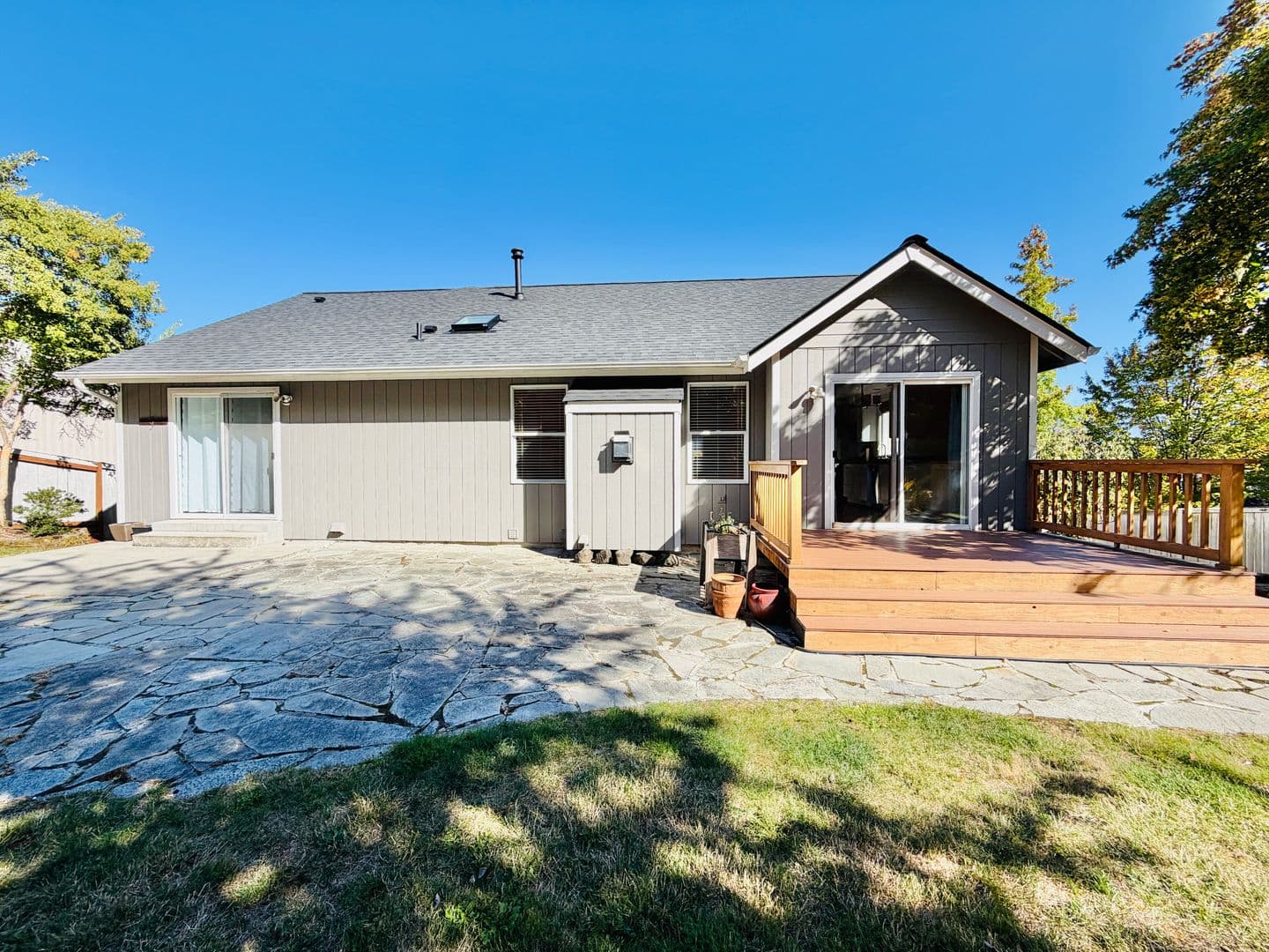 Poulsbo House: 18265 Miss Ellis Loop NE
