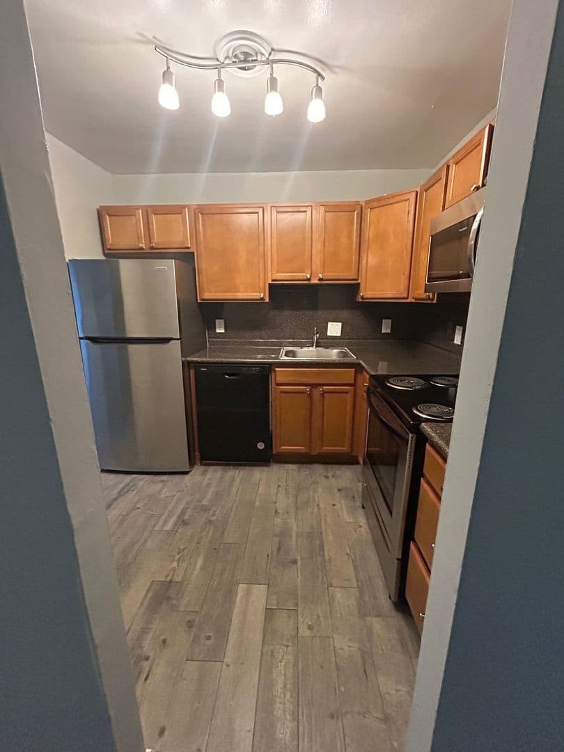 Ridley Park Apartment: 410 E. Hinckley Avenue