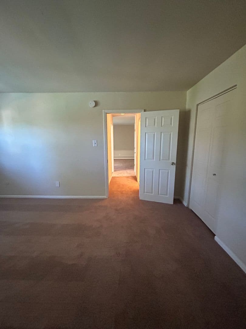 SECANE Apartment: 824-828 PROVIDENCE RD