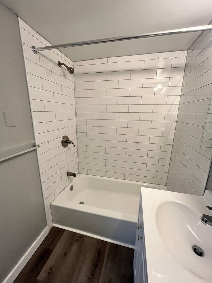 GLENOLDEN Apartment: 100 OAK AVE