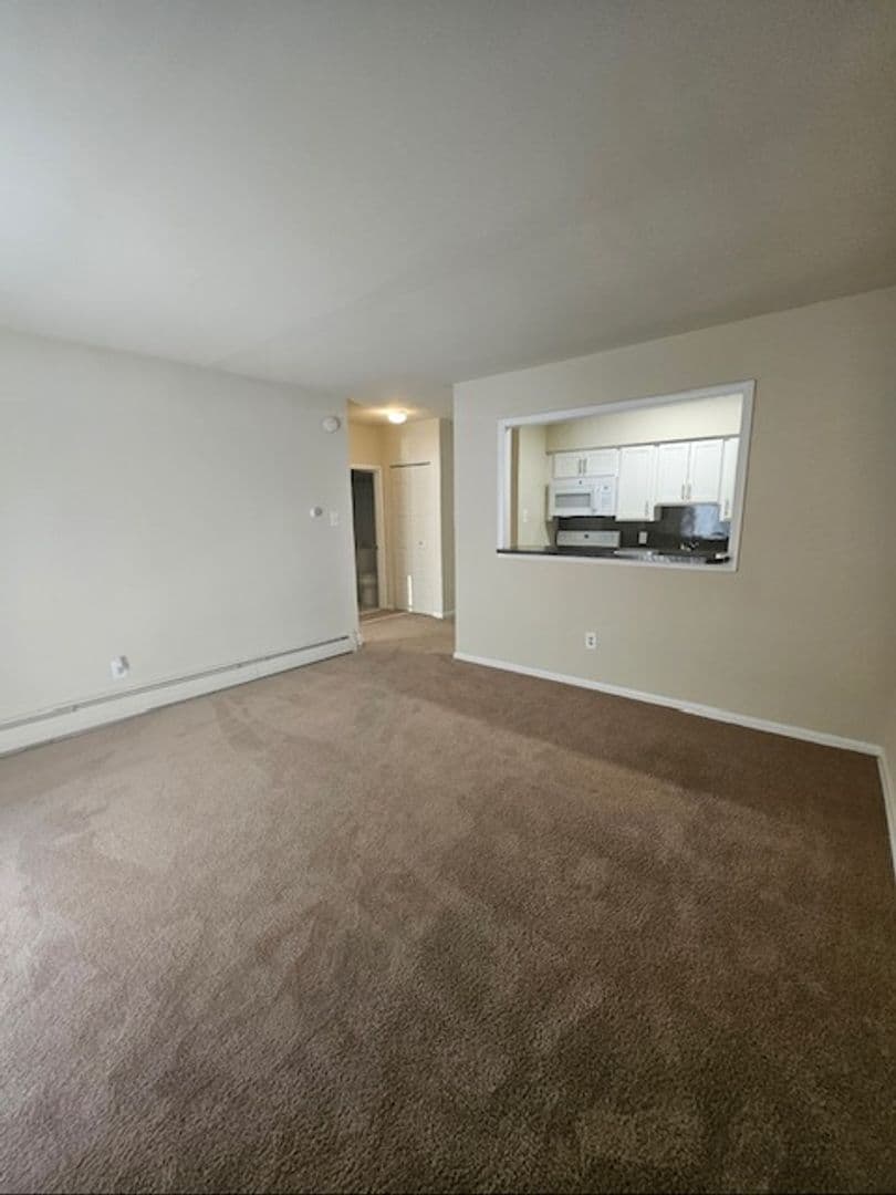 SECANE Apartment: 824-828 PROVIDENCE RD