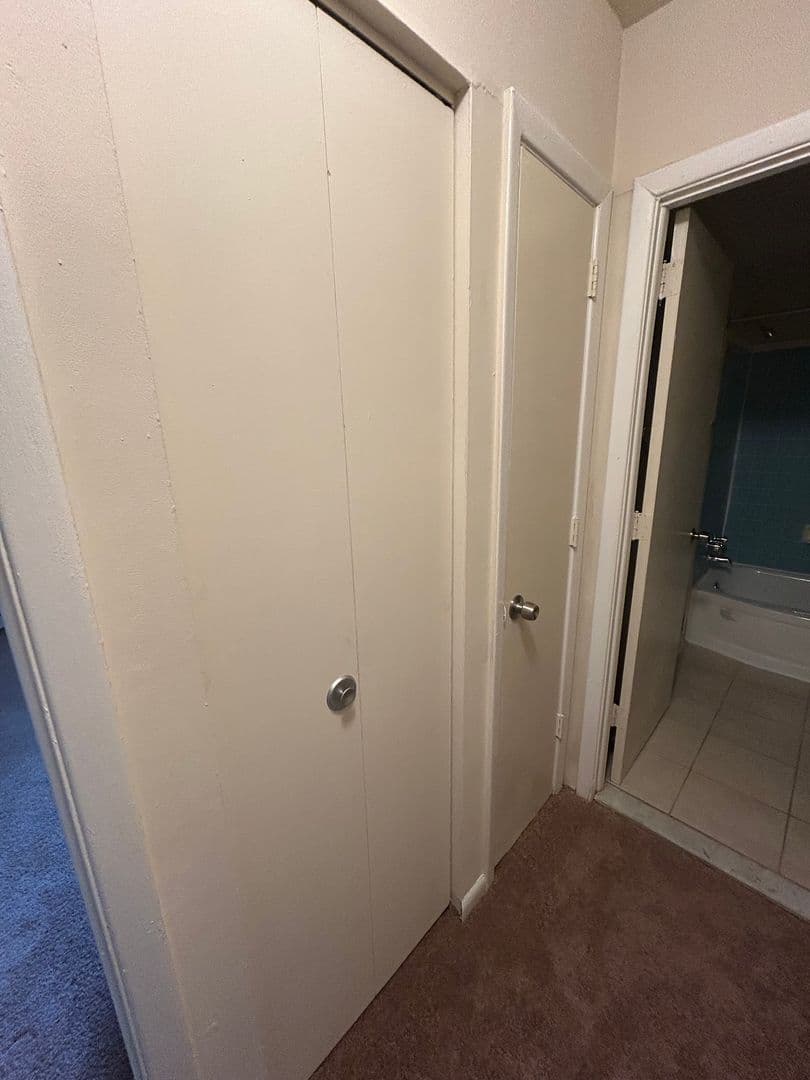 Morton Apartment: 8 Amosland Road