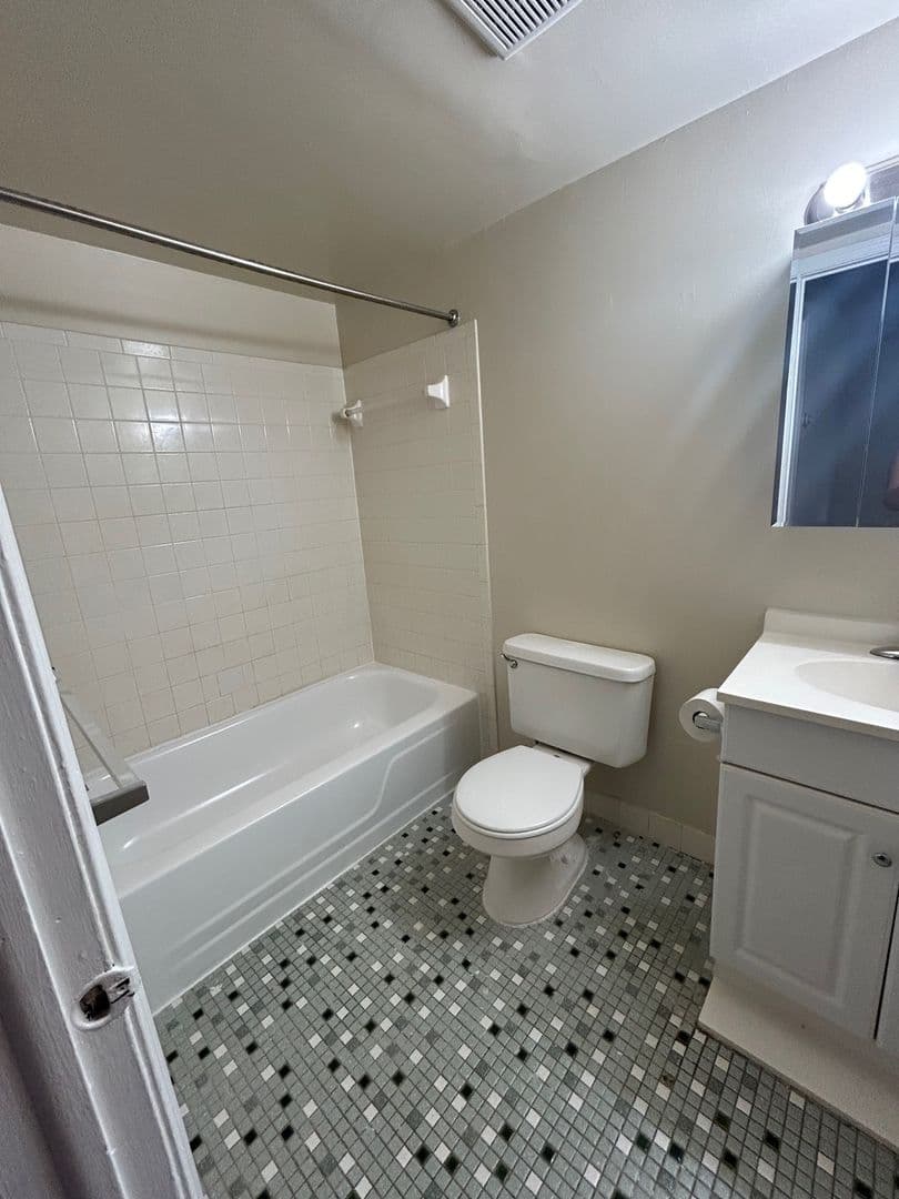 NORWOOD Apartment: 60 WEST WINONA AVENUE