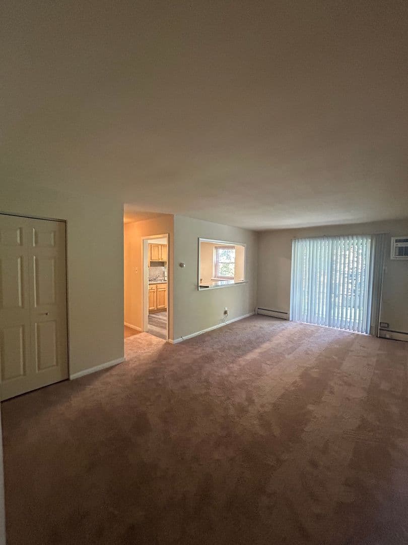 SECANE Apartment: 824-828 PROVIDENCE RD