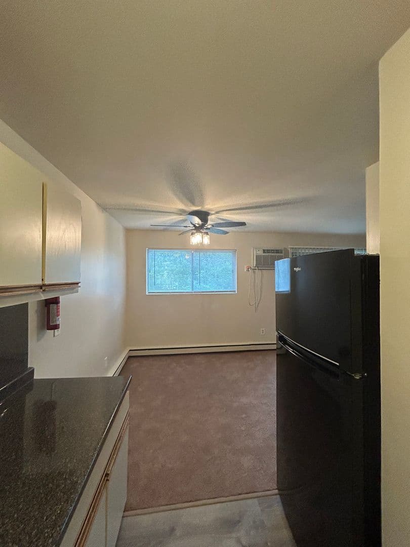 Morton Apartment: 8 Amosland Road