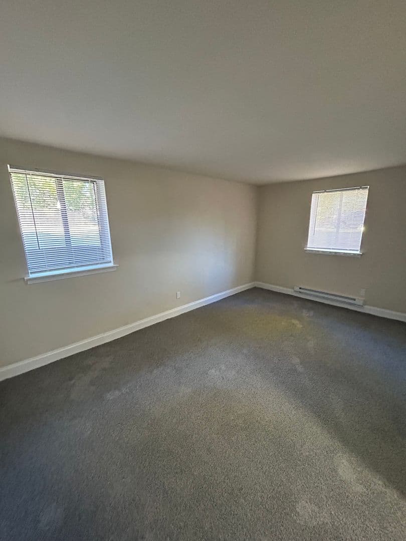 GLENOLDEN Apartment: 100 OAK AVE