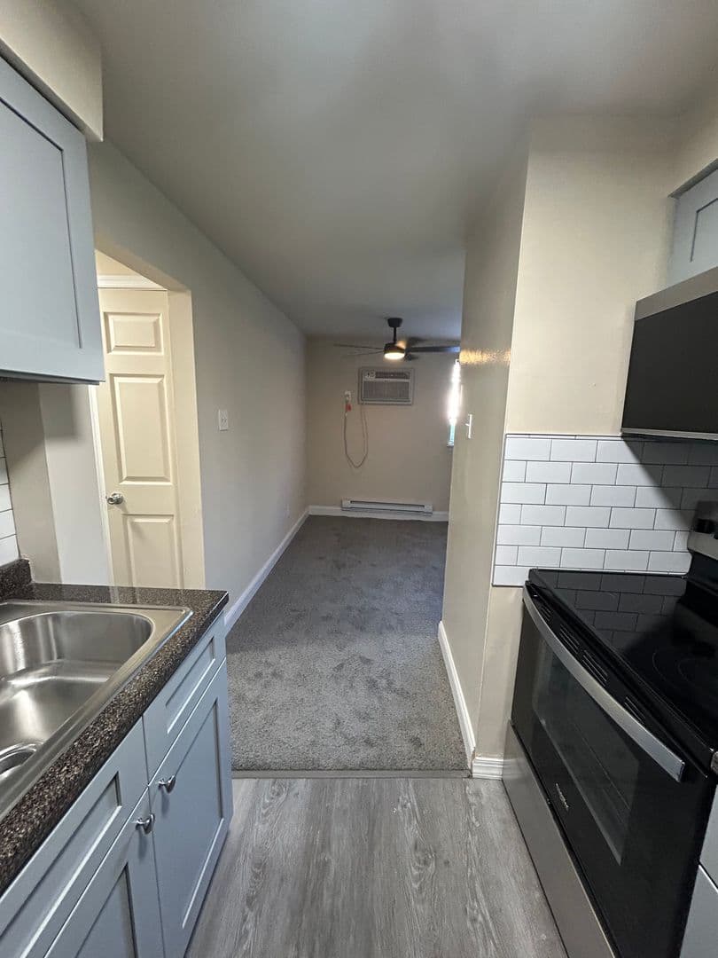 GLENOLDEN Apartment: 100 OAK AVE