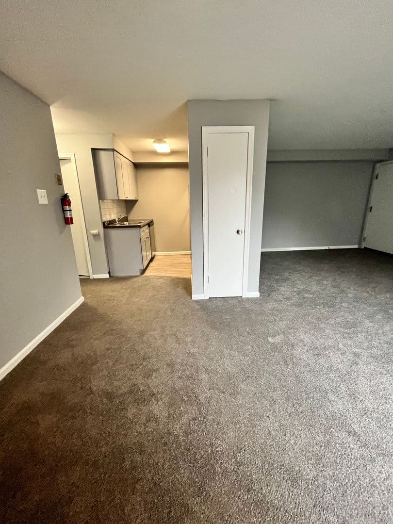 GLENOLDEN Apartment: 100 OAK AVE