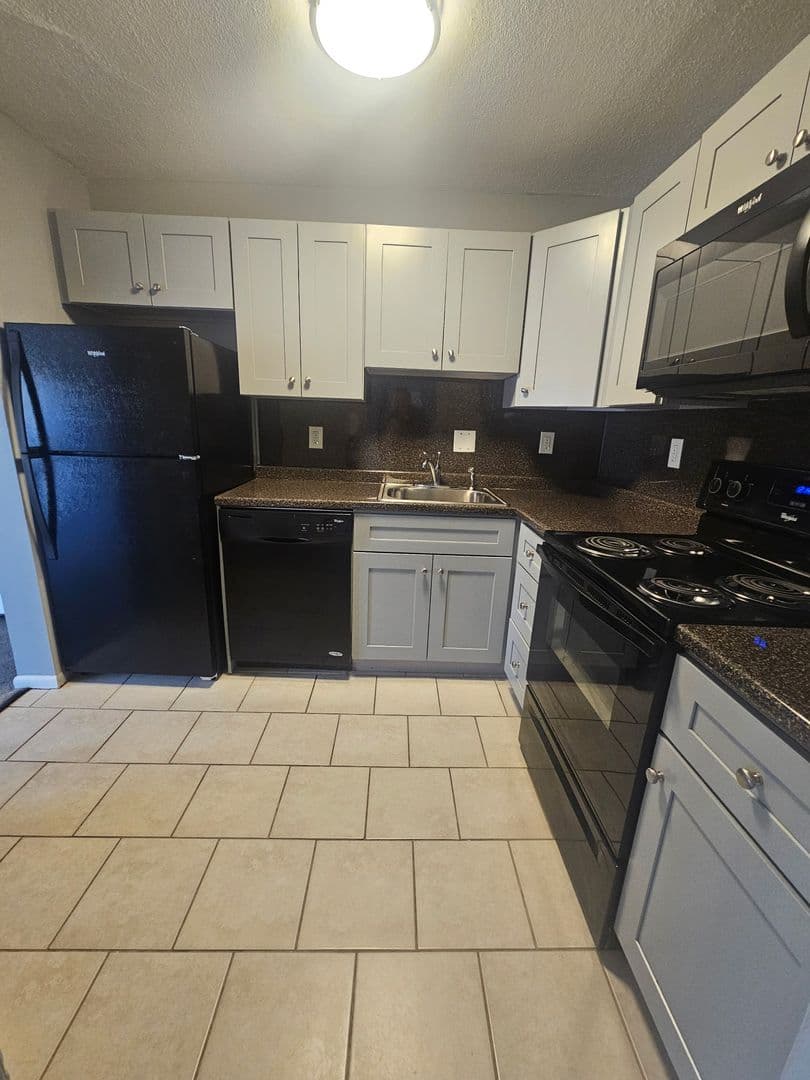 Ridley Park Apartment: 410 E. Hinckley Avenue