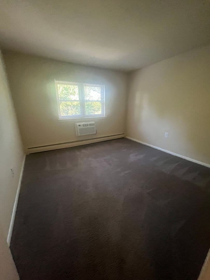 SECANE Apartment: 824-828 PROVIDENCE RD