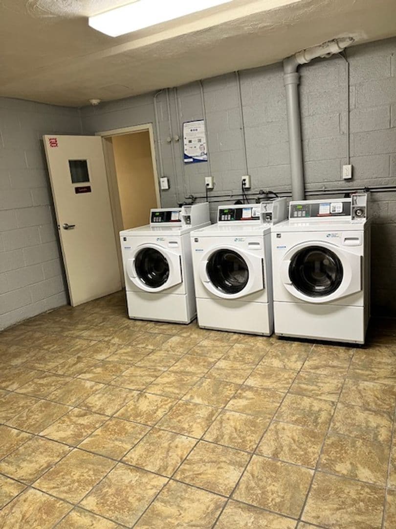 SECANE Apartment: 824-828 PROVIDENCE RD