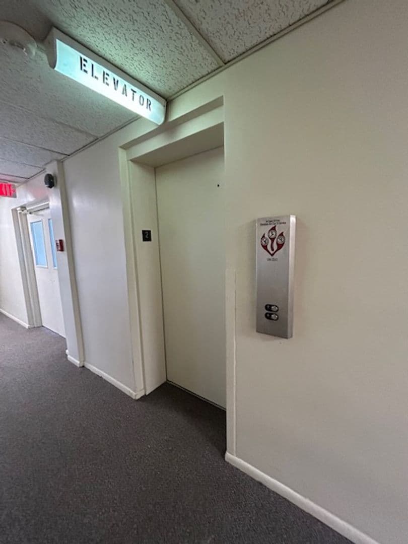 SECANE Apartment: 824-828 PROVIDENCE RD