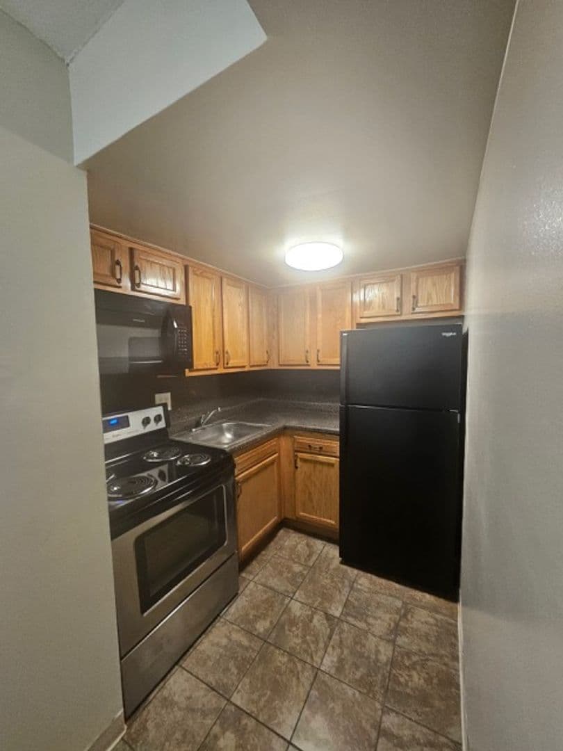 Secane Apartment: 640 South Avenue