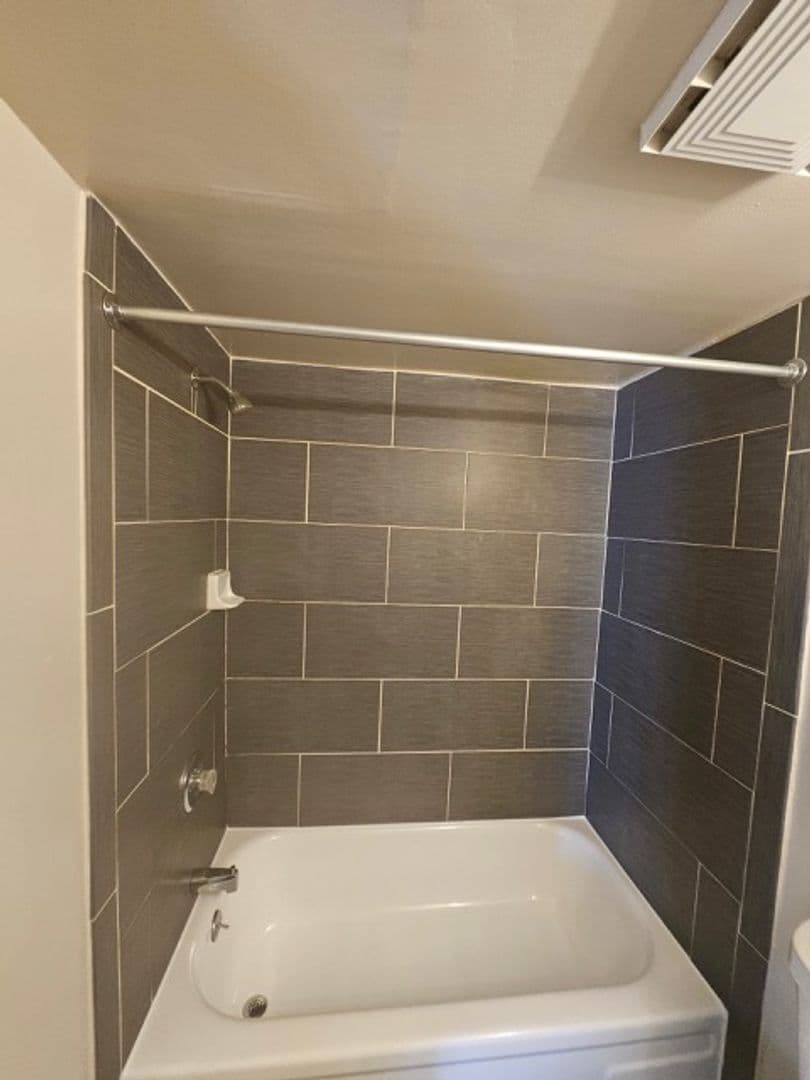 Secane Apartment: 640 South Avenue