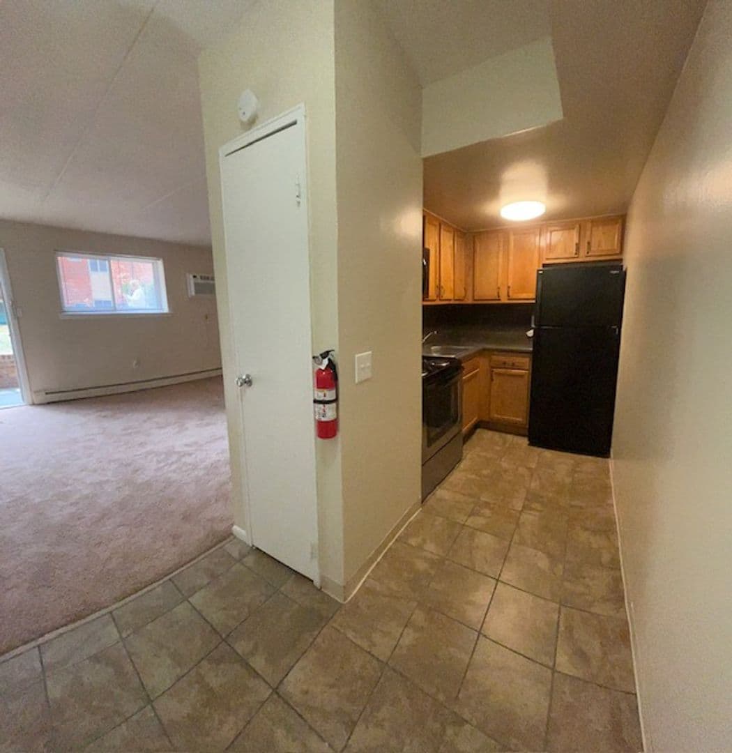 Secane Apartment: 640 South Avenue