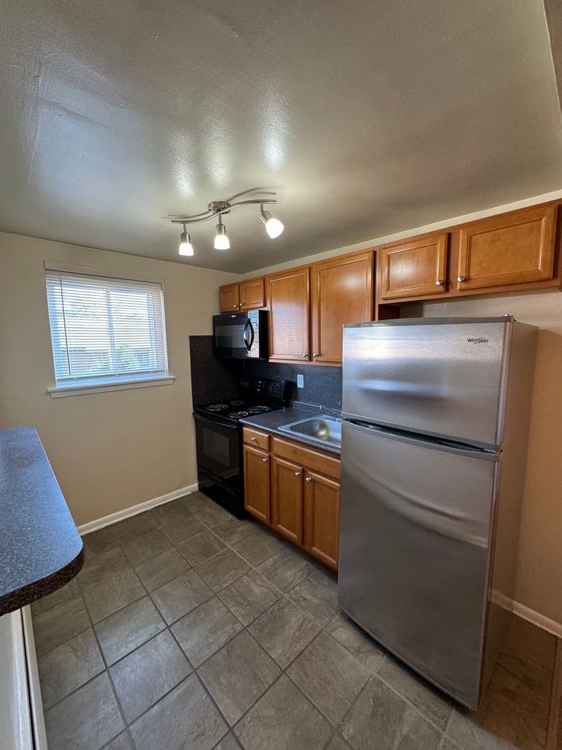 Secane Apartment: 640 South Avenue