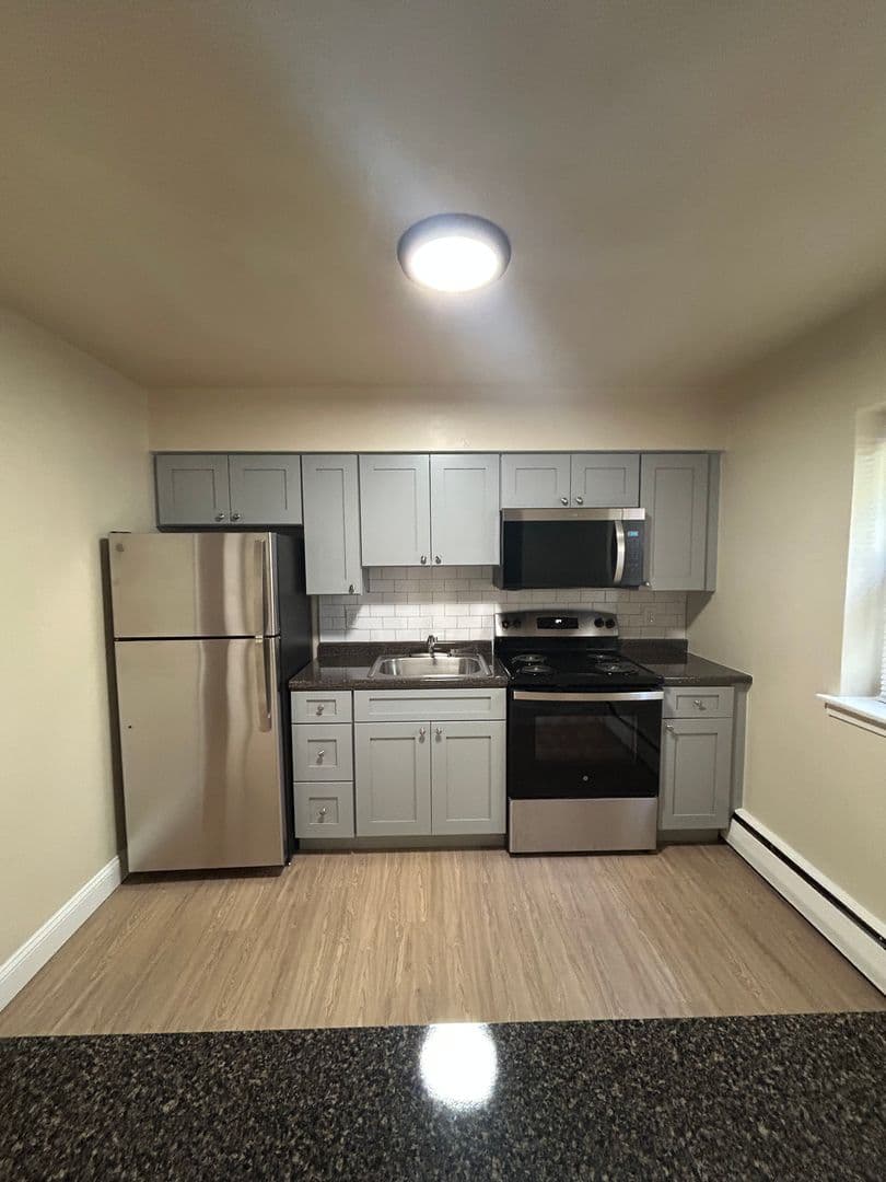 SECANE Apartment: 824-828 PROVIDENCE RD