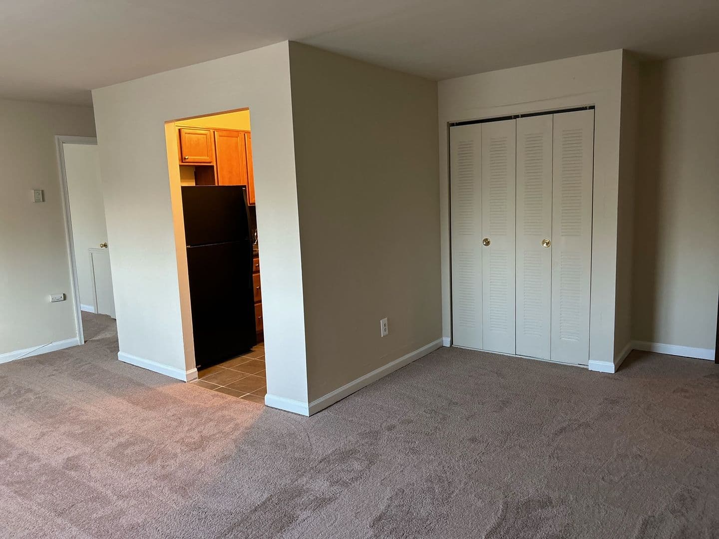 NORWOOD Apartment: 60 WEST WINONA AVENUE
