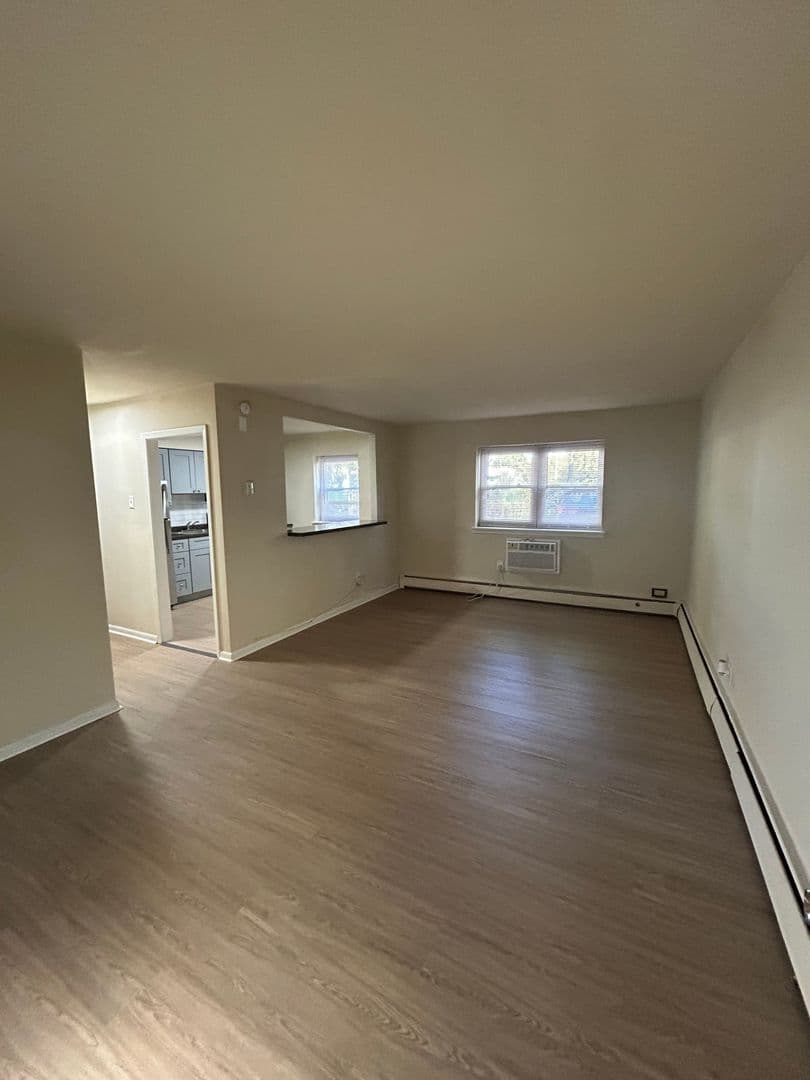 SECANE Apartment: 824-828 PROVIDENCE RD
