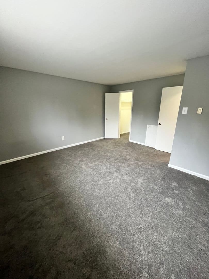 GLENOLDEN Apartment: 100 OAK AVE