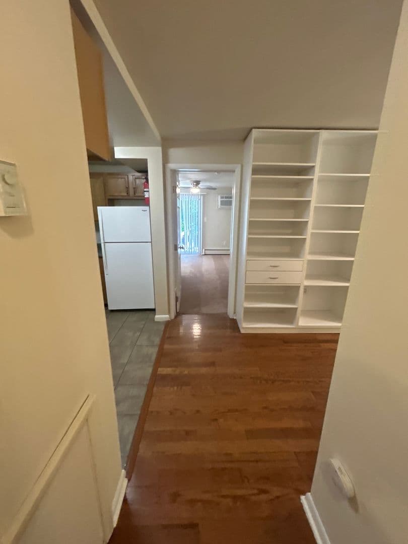 Ridley Park Apartment: 410 E. Hinckley Avenue