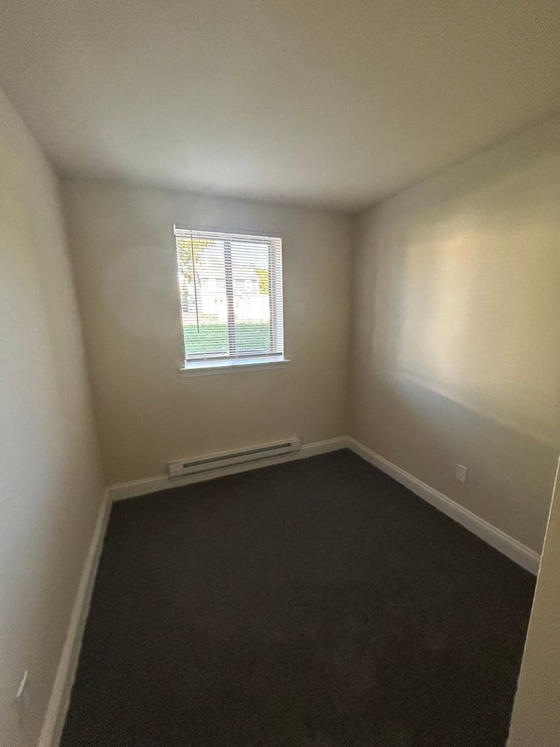 GLENOLDEN Apartment: 100 OAK AVE