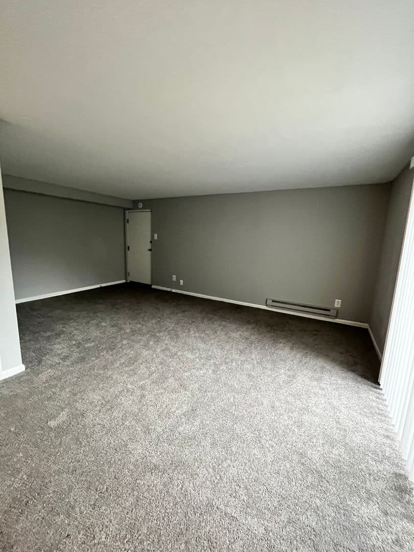 GLENOLDEN Apartment: 100 OAK AVE