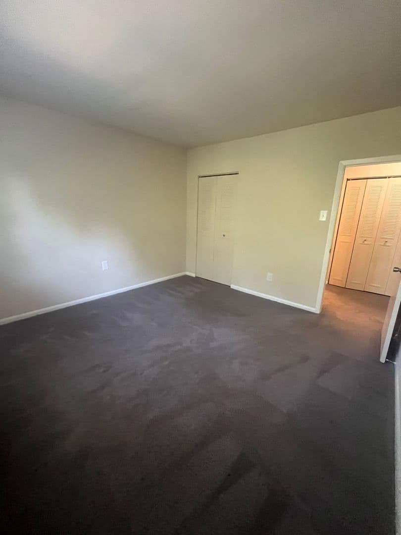SECANE Apartment: 824-828 PROVIDENCE RD