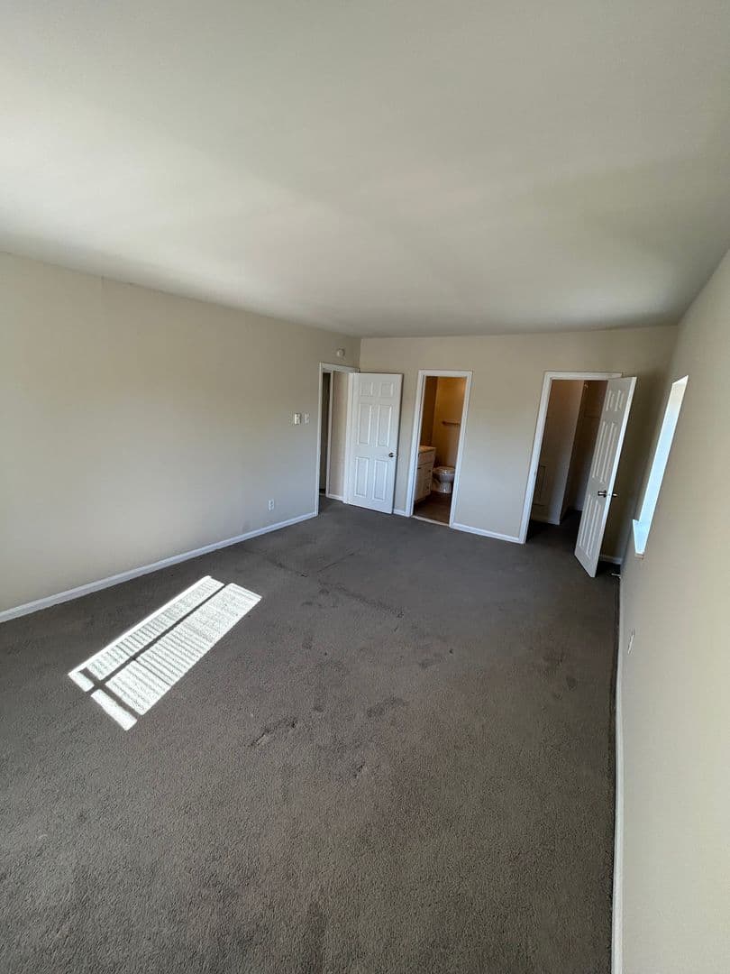 GLENOLDEN Apartment: 100 OAK AVE