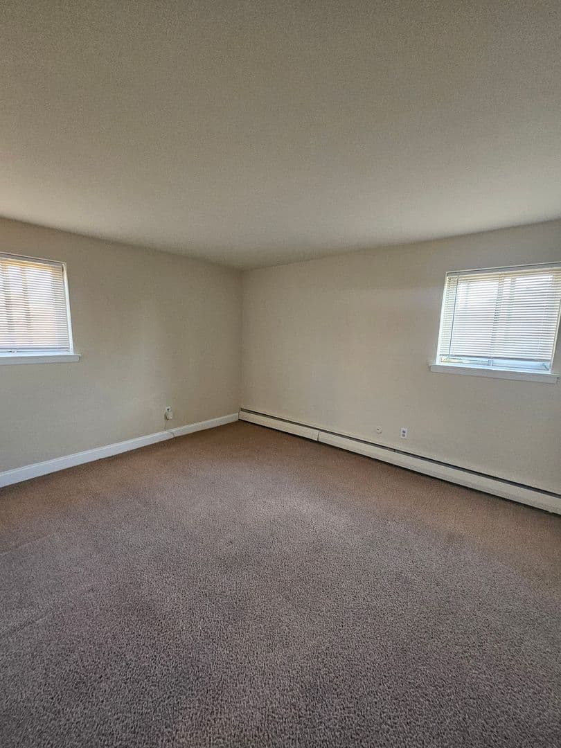 Secane Apartment: 640 South Avenue