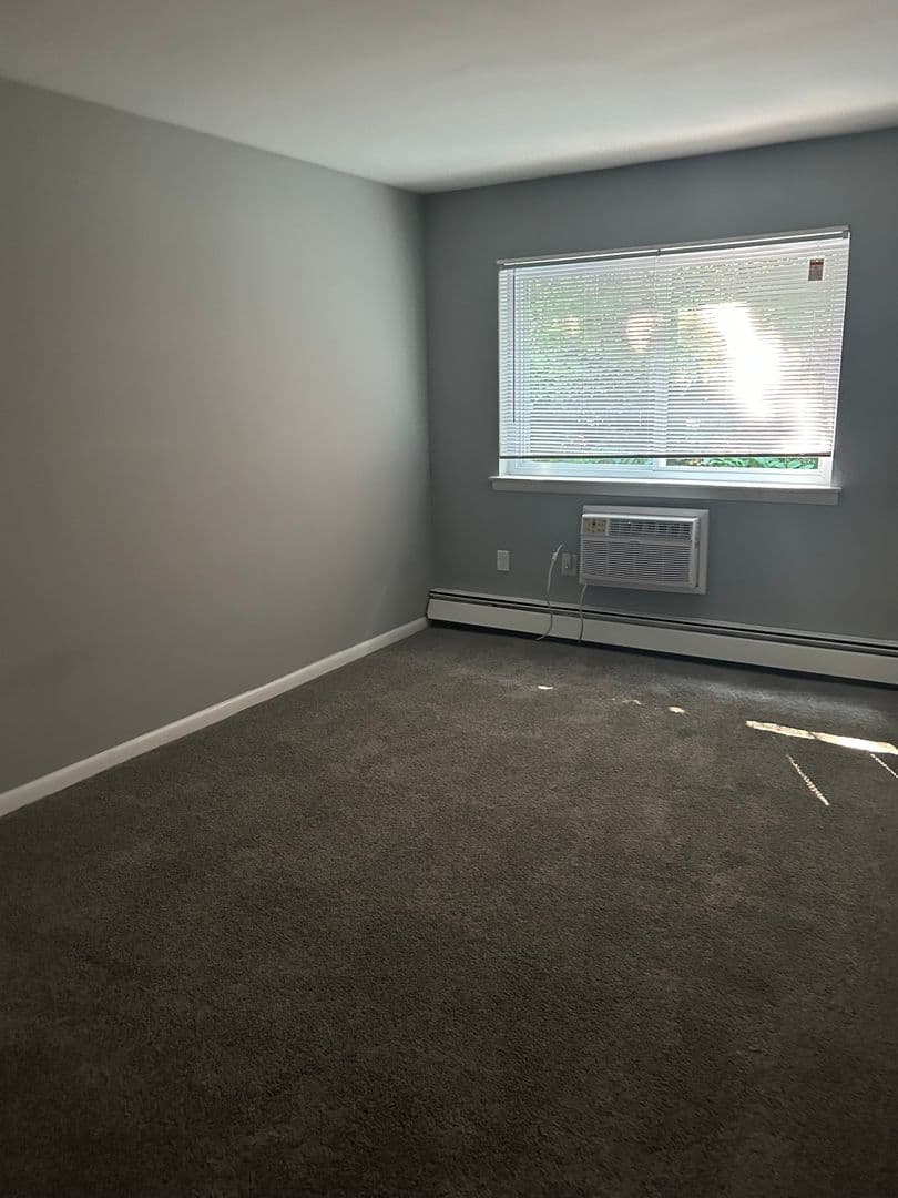 Ridley Park Apartment: 410 E. Hinckley Avenue