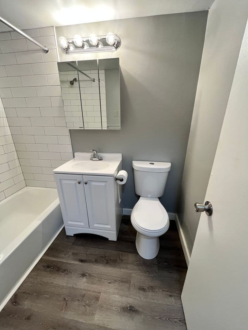 GLENOLDEN Apartment: 100 OAK AVE
