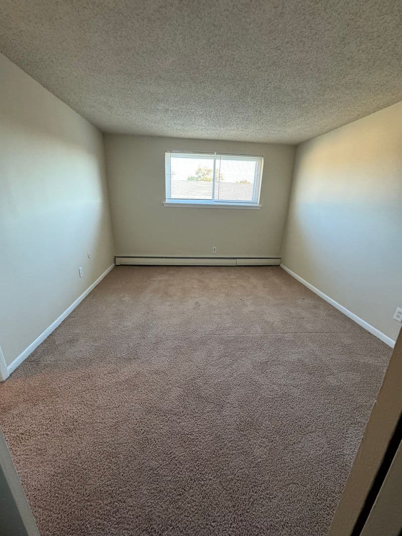 Secane Apartment: 640 South Avenue