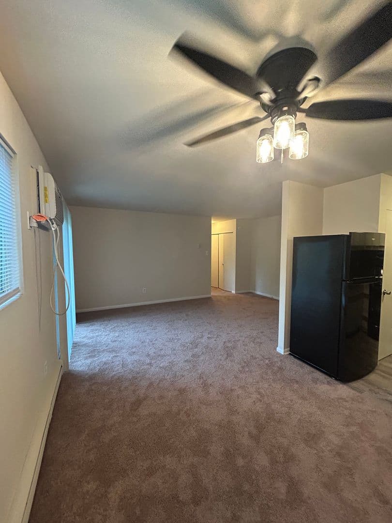 Morton Apartment: 8 Amosland Road