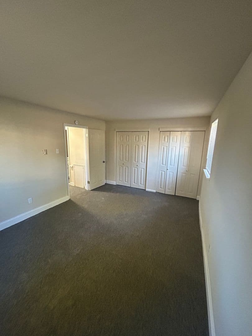 GLENOLDEN Apartment: 100 OAK AVE